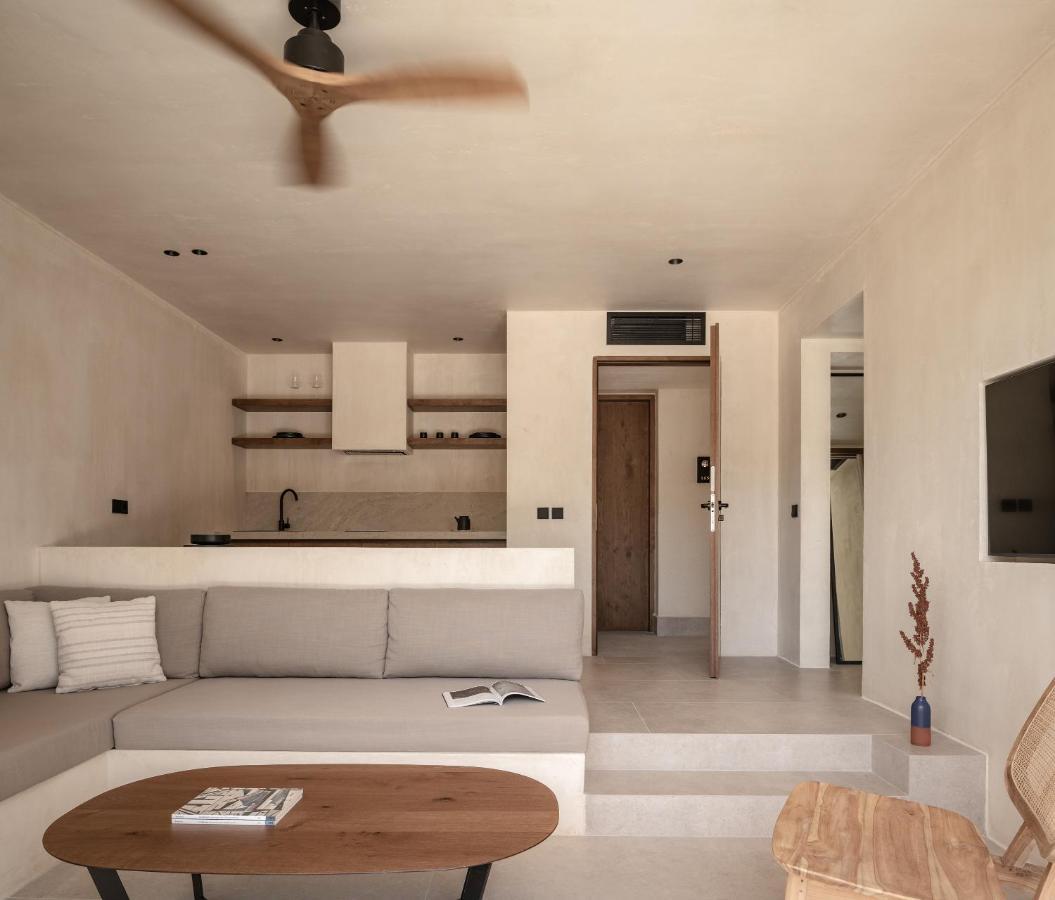 Seven Rocks Aparthotel Paliouri Exterior photo